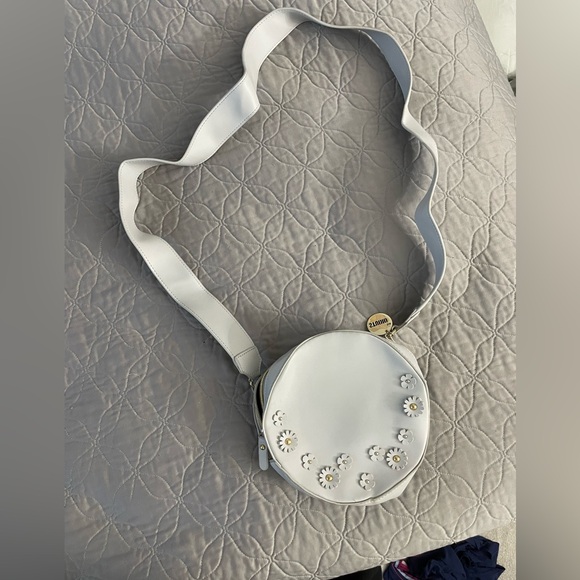 Studio 33 Handbags - Round crossbody bag with floral embellishment